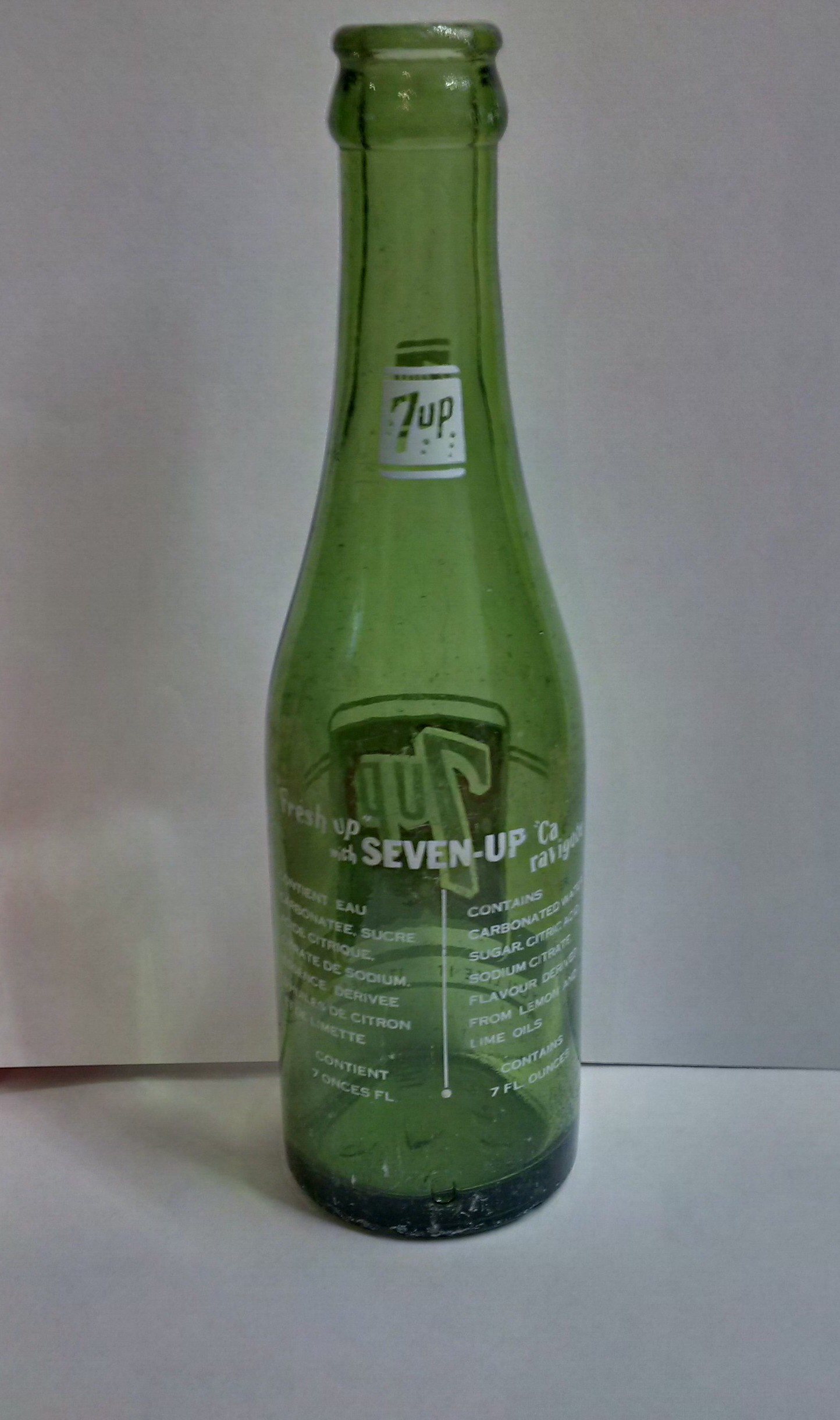 Vintage 7up Bottles and Can Identification HELP